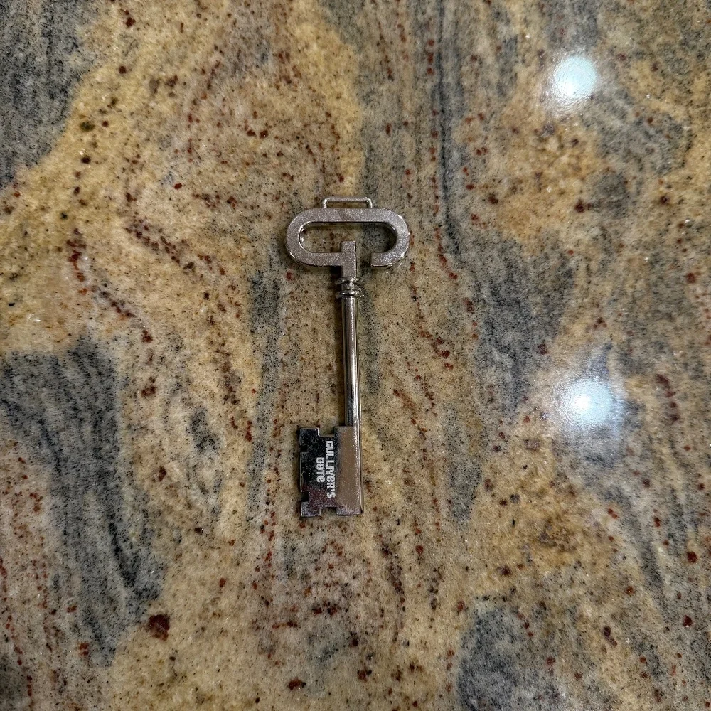 Gulliver’s Gate Key - Picture 1 of 6